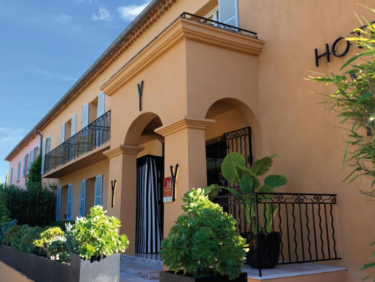 Le Y Hotel