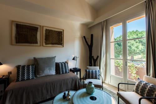 Le Y Hotel